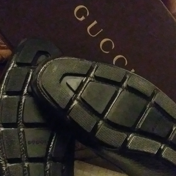 Men Gucci Shoes - Picture 2 of 3